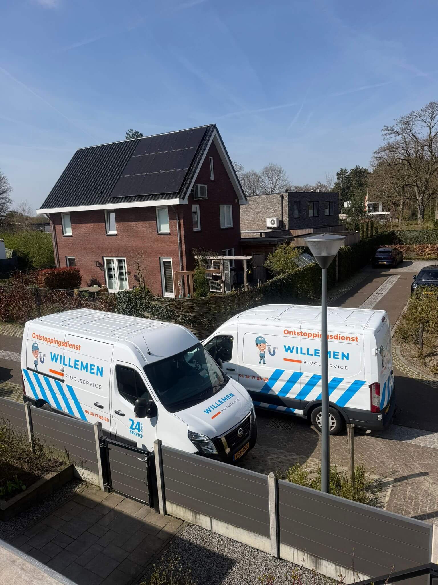 Werkbussen van Rioolservice Willemen